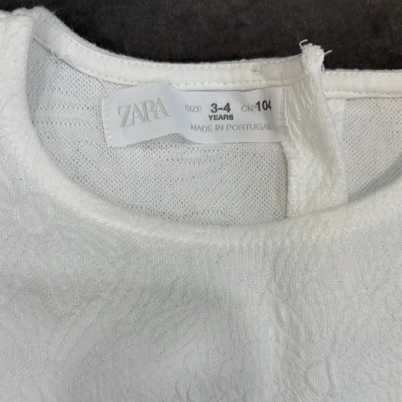 Little Girls ZARA White Puff Sleeve Dress - Picture 2 of 2